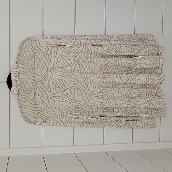 New Directions XL white & tan button down long sleeve - Picture 2 of 5